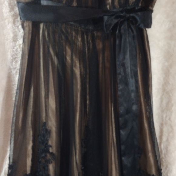 Women's Lil Black Dress - Picture 2 of 7